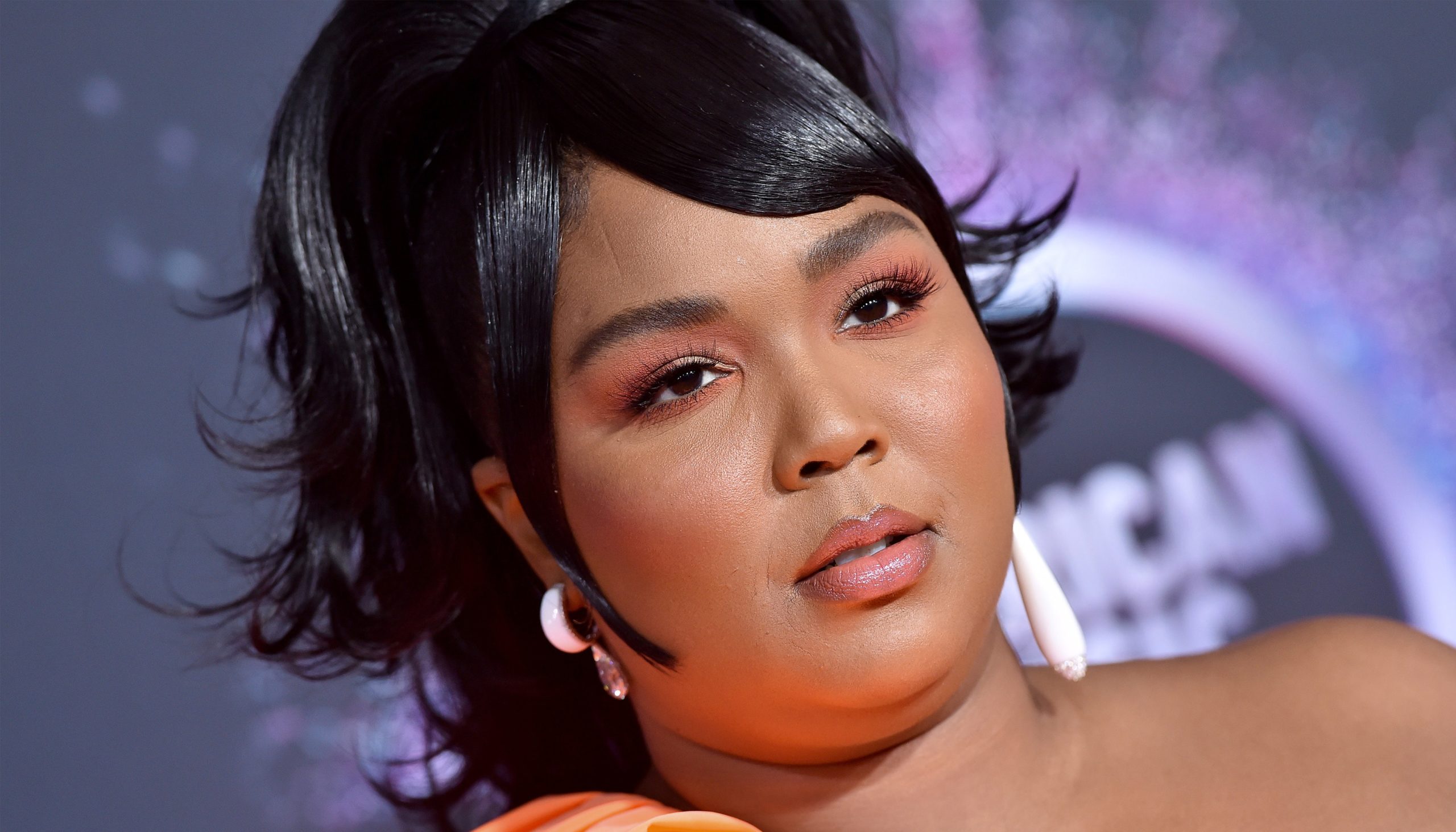 Lizzo Talks to Her Own Belly and Blows It Kisses Every Morning