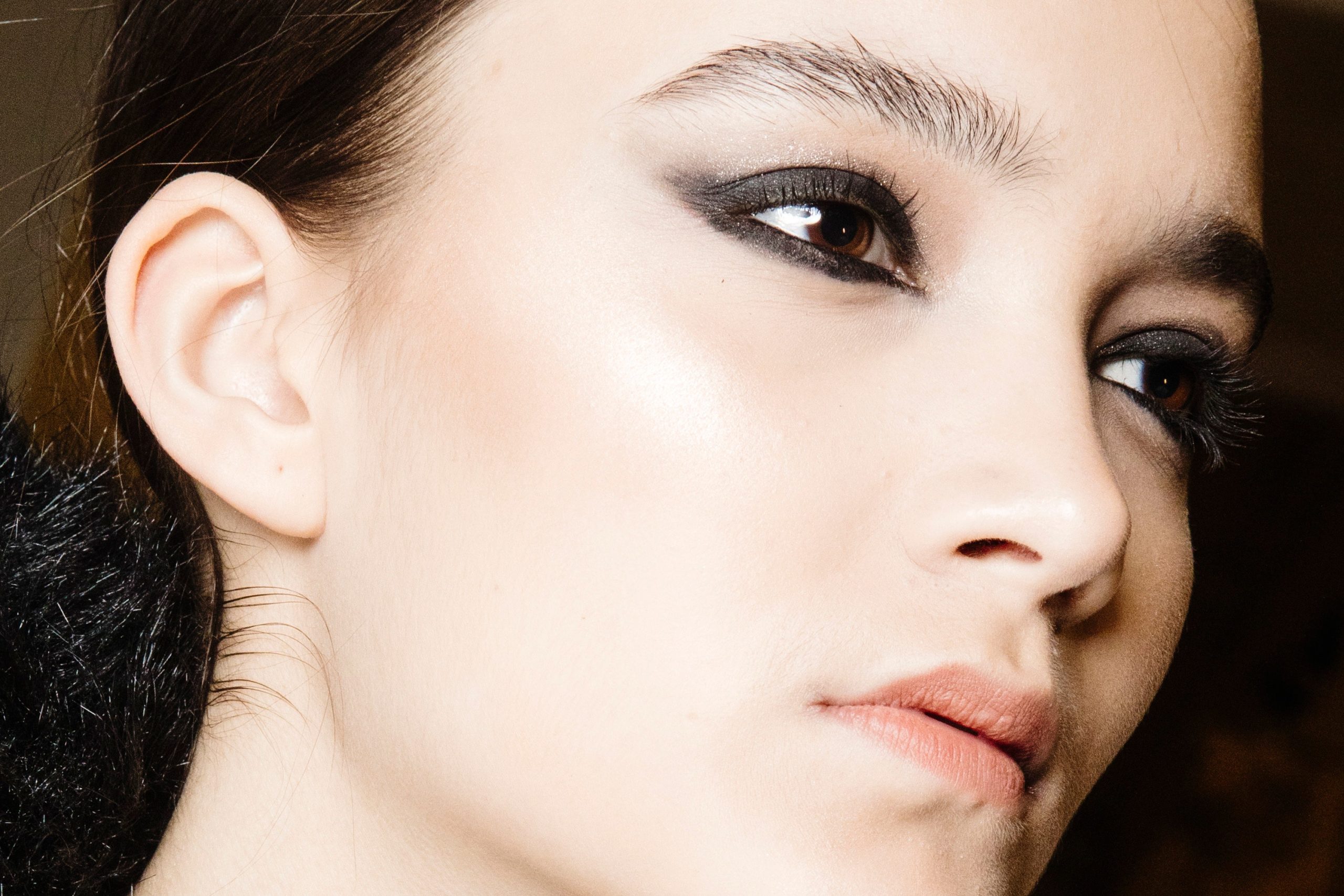 How to Get Full, Feathery Eyebrows If Yours Are Naturally Sparse